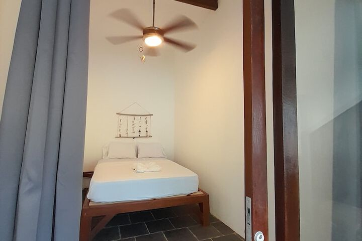 Room 28 of 49
