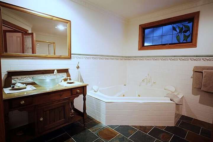 Hot Tub 18 of 23