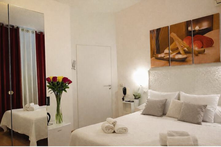 Room 16 of 25