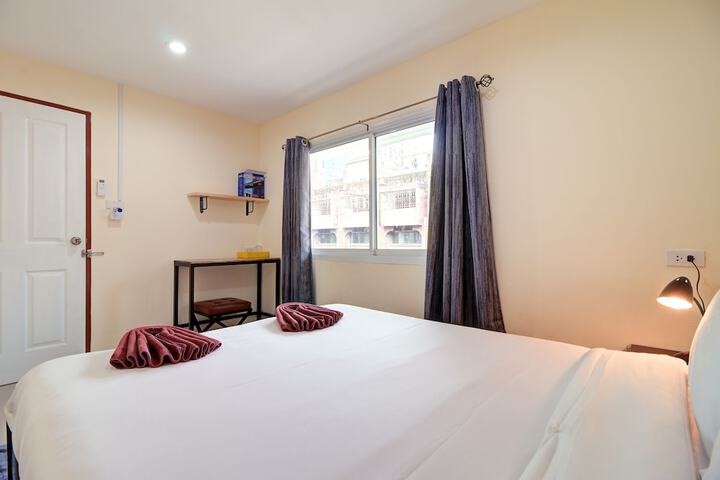 Room 4 of 20