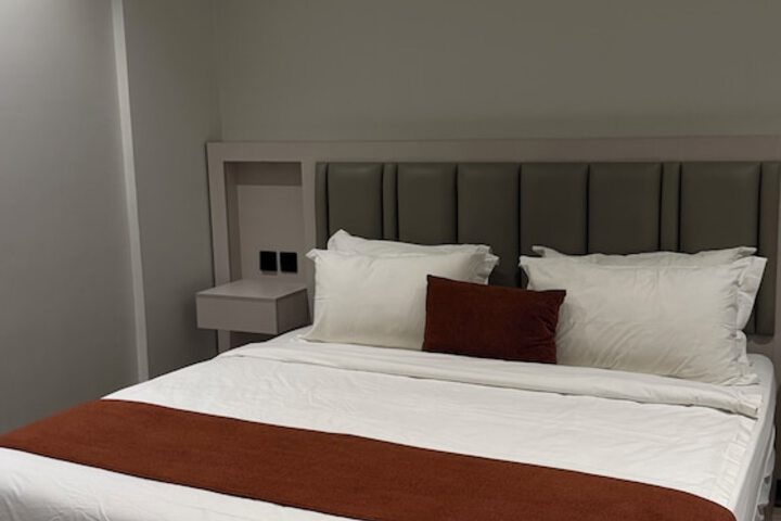 Room 7 of 29