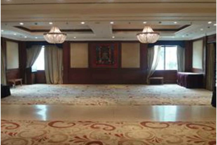 Ballroom/Hall 68 of 78