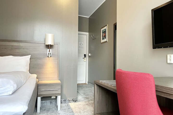 Room 5 of 26