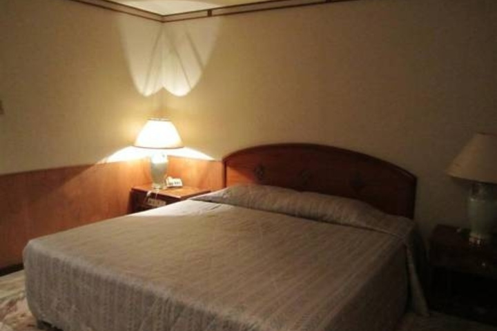 Room 13 of 17