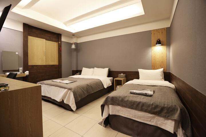 Room 21 of 44