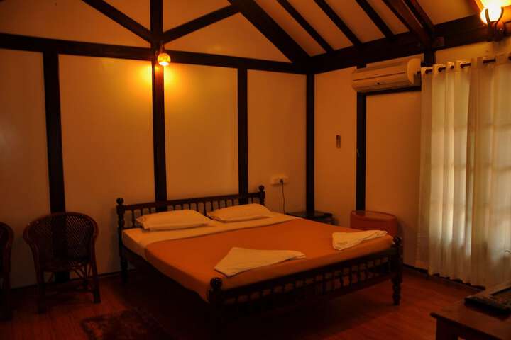 Room 2 of 30