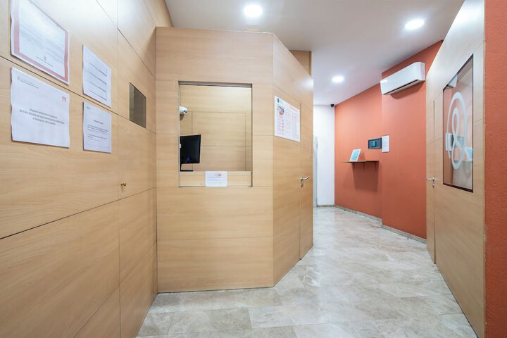Entrance & Lobby