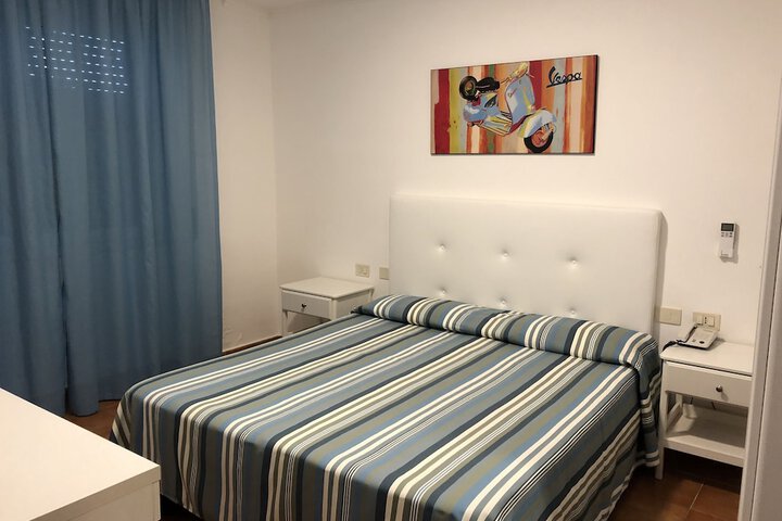 Room 6 of 51