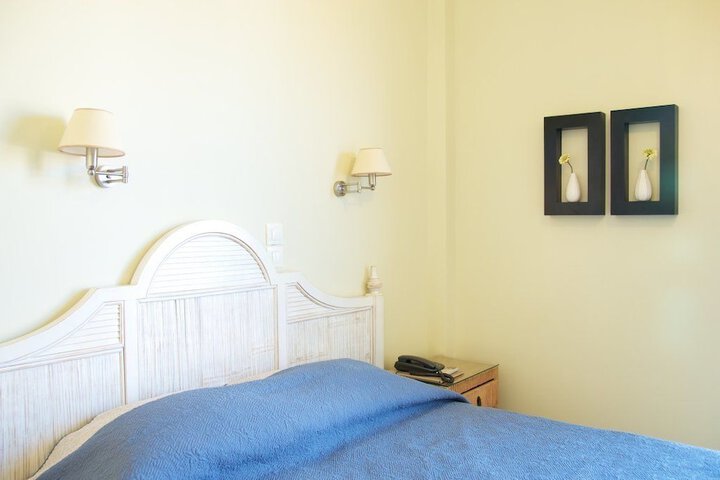 Room 5 of 43