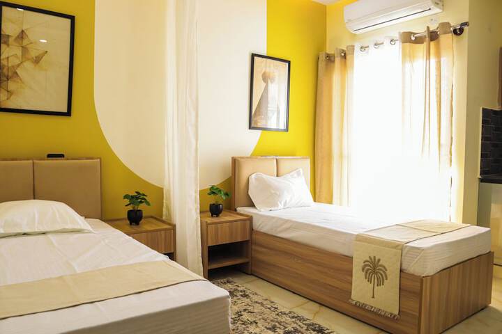 Room 8 of 18