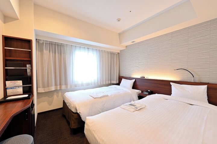 Room 7 of 43