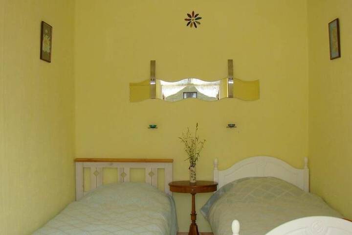 Room 32 of 33