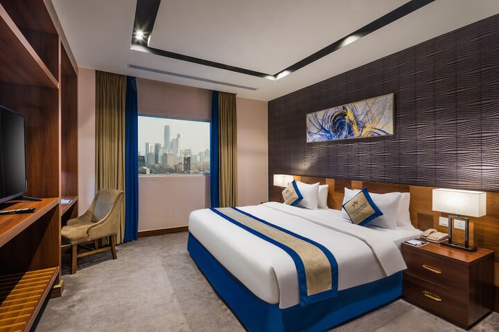 Room 13 of 52