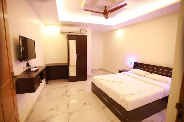 Room 3 of 10