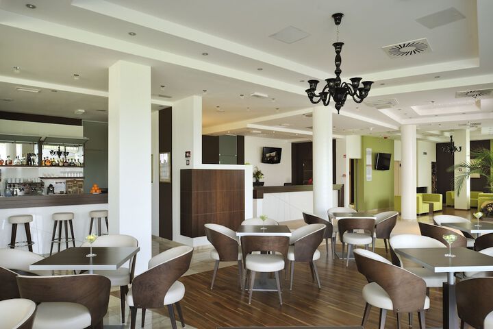 Dining Photos