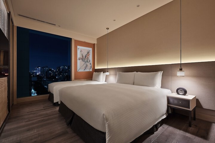 Room 10 of 46