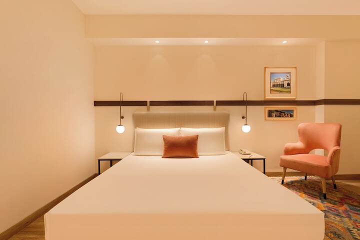 Room 4 of 34