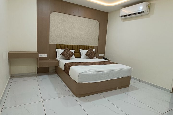 Room 12 of 21