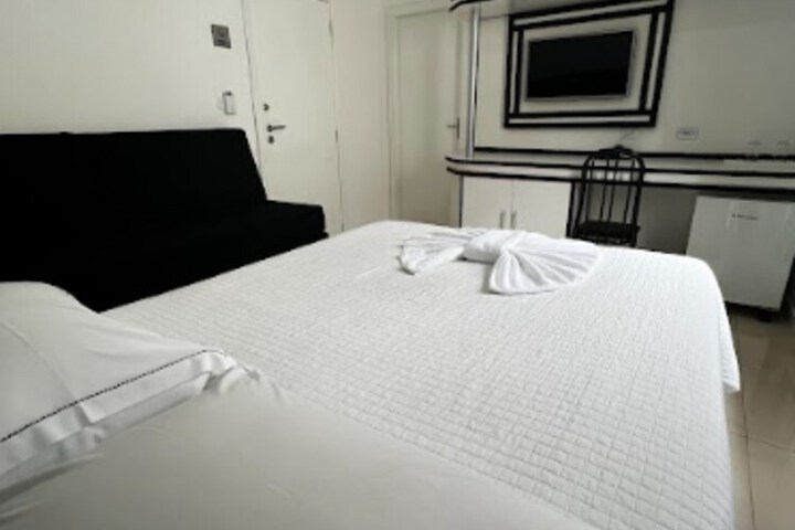 Room 27 of 42