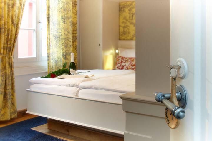 Room 4 of 23