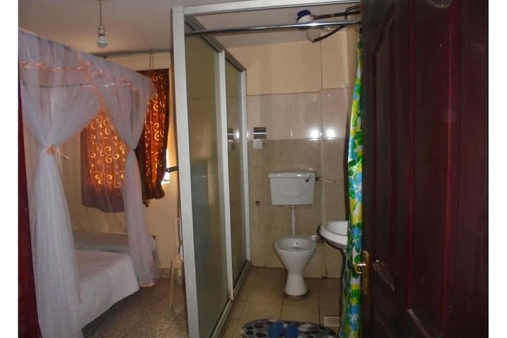 Room 11 of 12