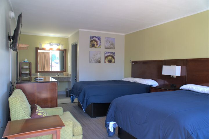 Room 3 of 12