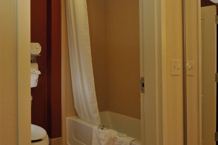 Room 9 of 23