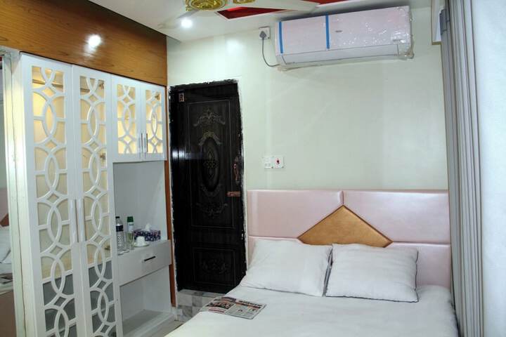 Room 3 of 6