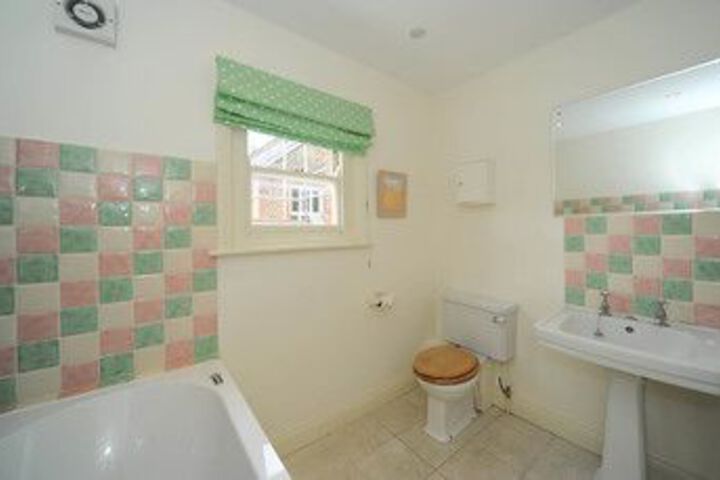 Room 3 of 27
