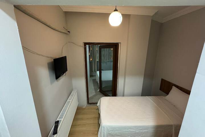 Room 11 of 30