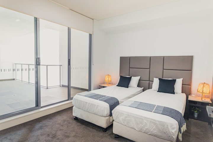 Room 6 of 24