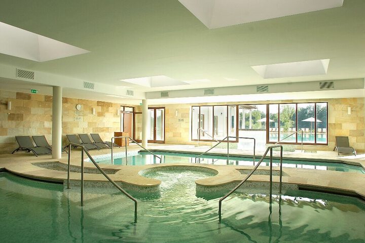 Hotel with Pool