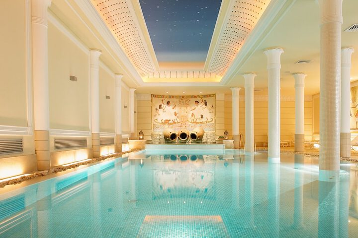 Pool Hotel