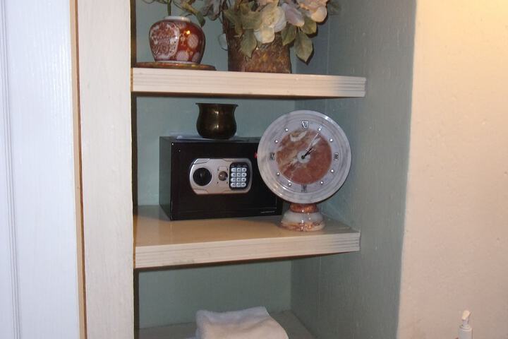 Room 10 of 68