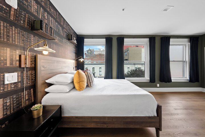Room 101 of 285