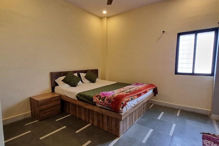 Room 10 of 20