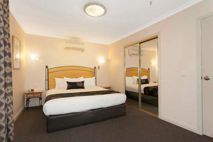 Room 34 of 73