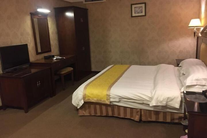Room 22 of 28