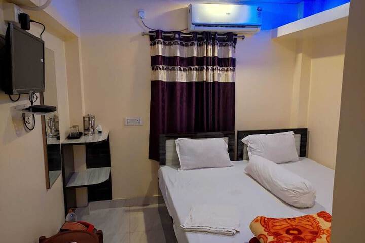 Room 7 of 27