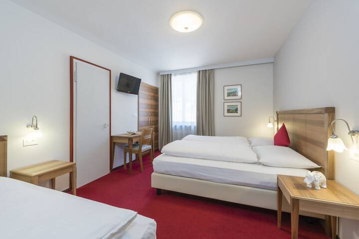 Room 20 of 48