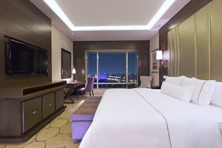 Room 6 of 85