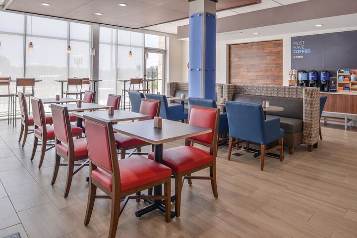 Breakfast/Coffee Service 33 of 49