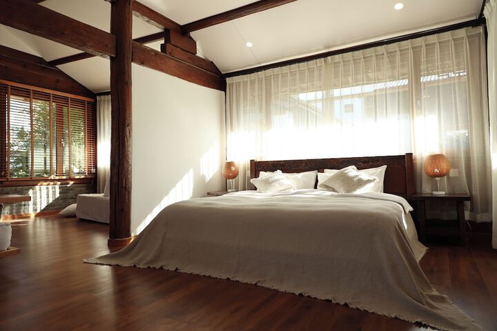 Room 4 of 138