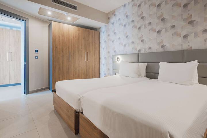 Room 31 of 114