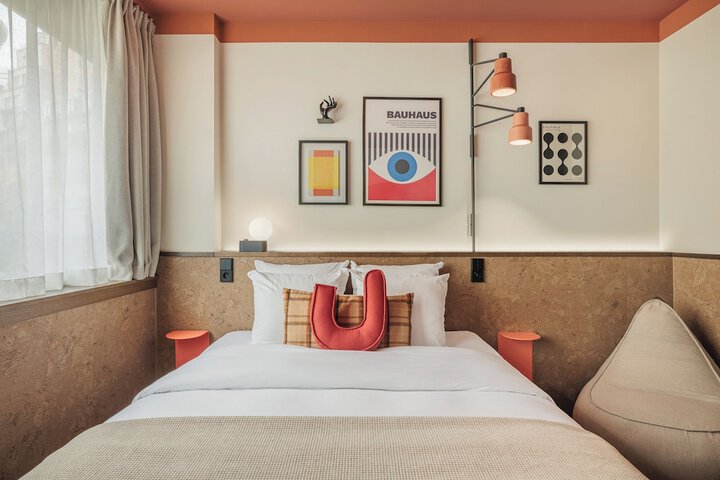 Room 22 of 48