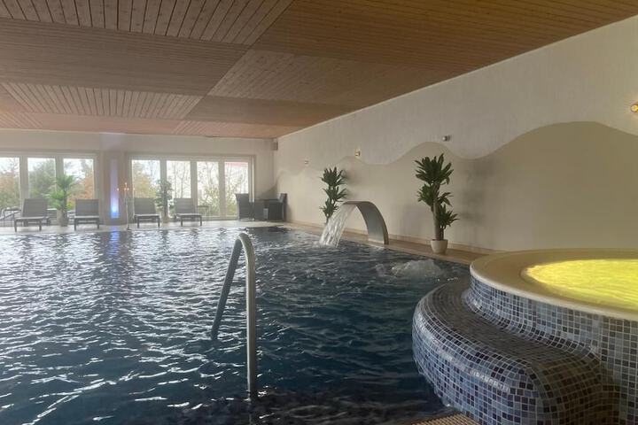 Pool 16 of 36