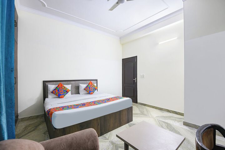 Room 11 of 29