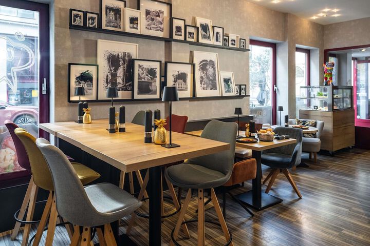 Breakfast area