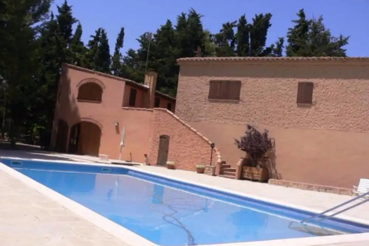 Pool 4 of 11