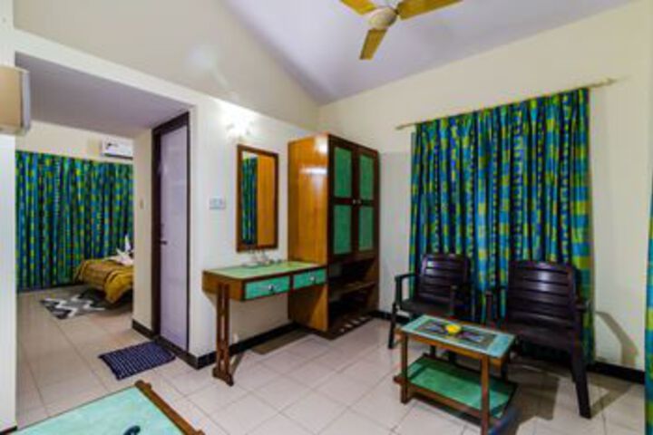 Room 8 of 13